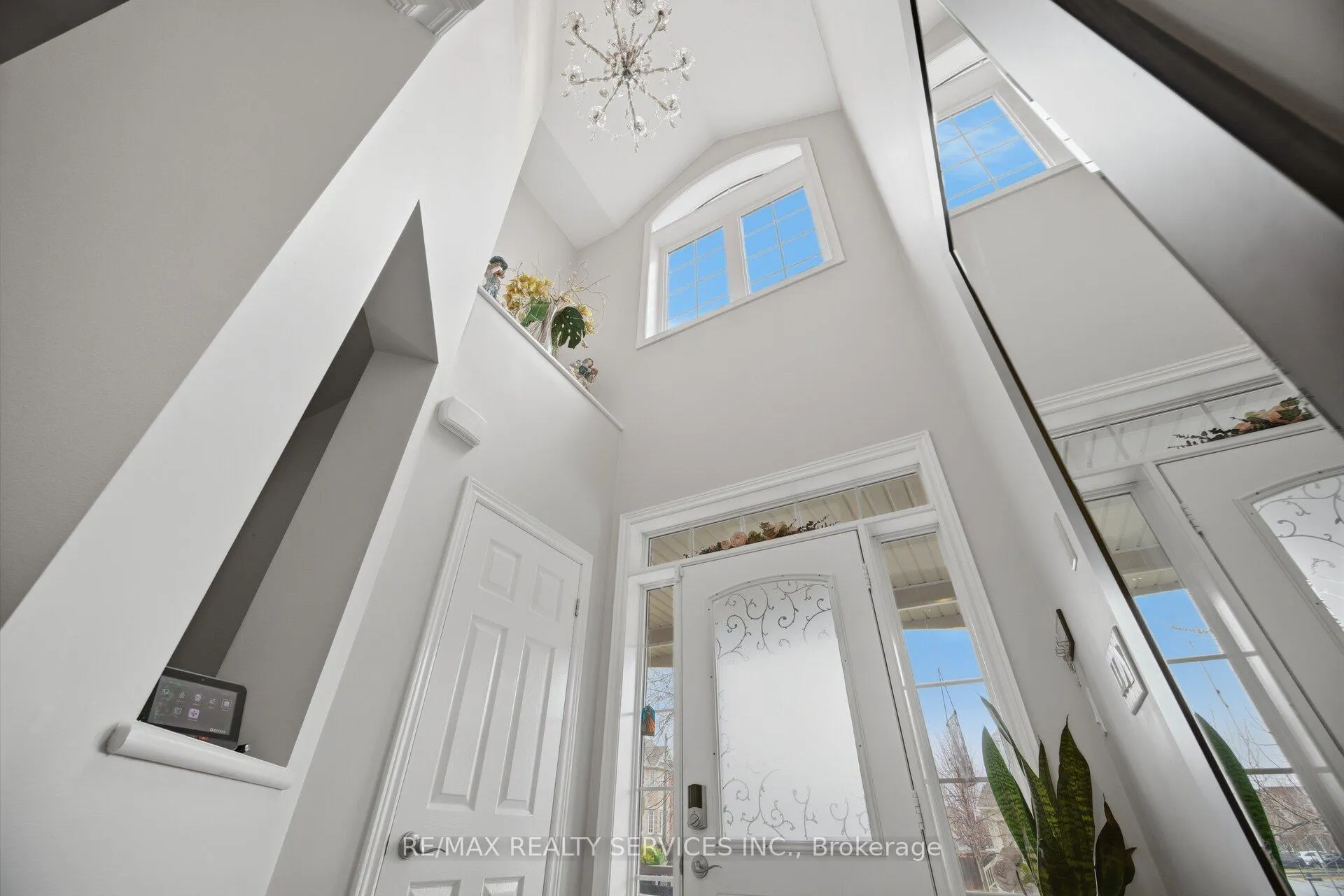 Photo 9 of 23 Twistleton Street, Caledon, Rural Caledon — HOMEH
