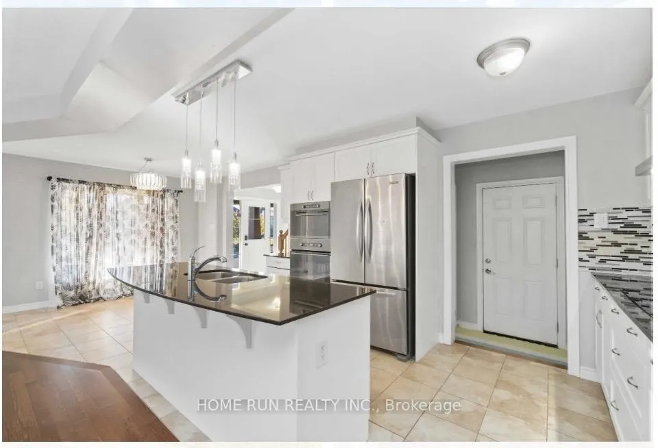 Photo 4 of 126 Switch Grass Crescent, Ottawa, Barrhaven - Half Moon Bay — HOMEH