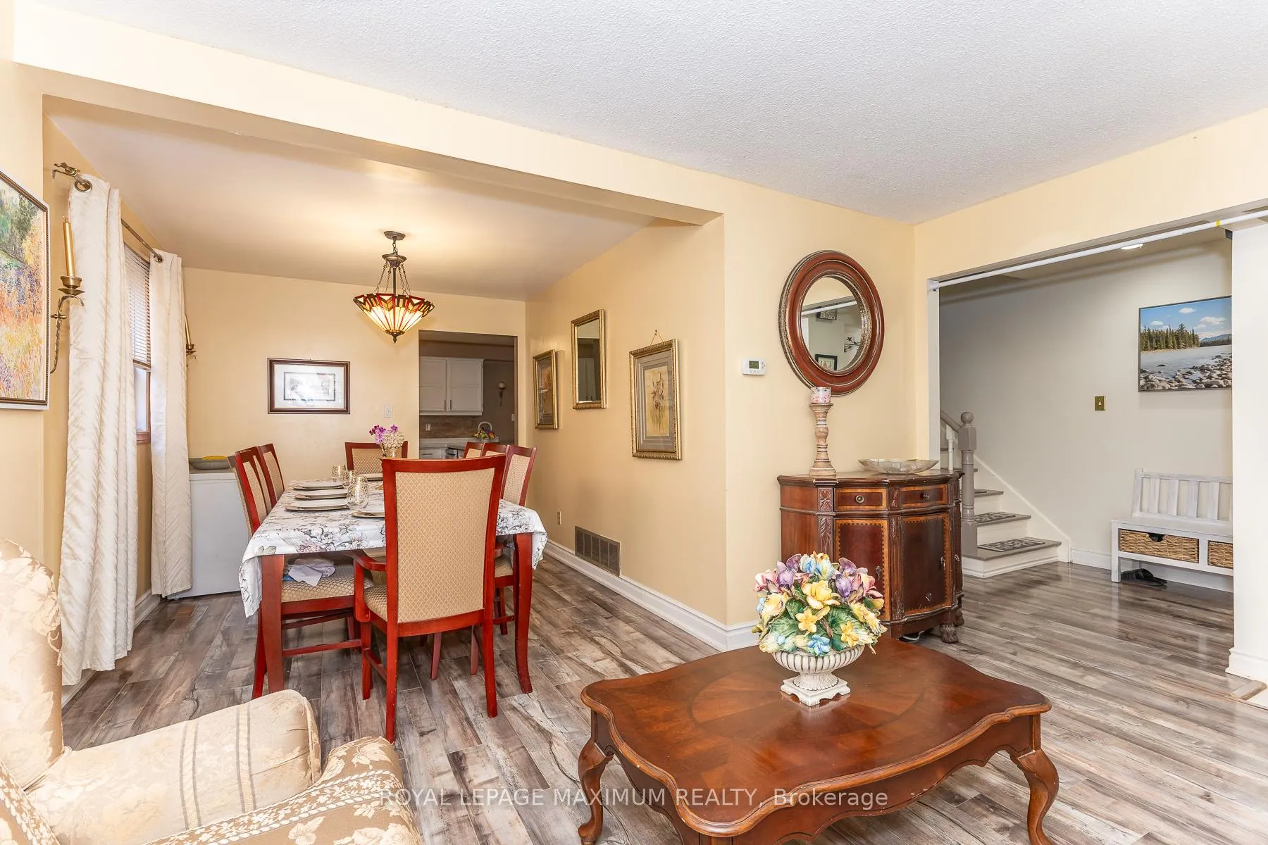 Photo 5 of 157 Misty Meadow Drive, Vaughan, East Woodbridge — HOMEH