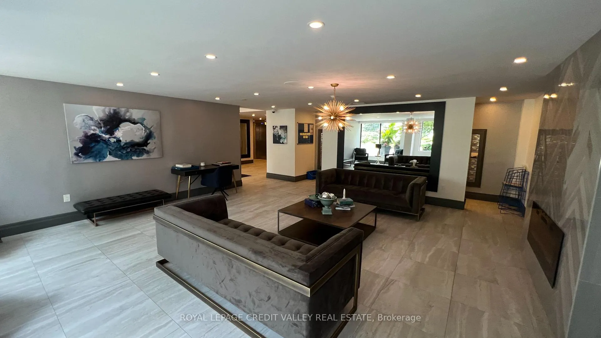 Photo 5 of Unit 704, 1270 Maple Crossing Boulevard, Burlington, Brant — HOMEH