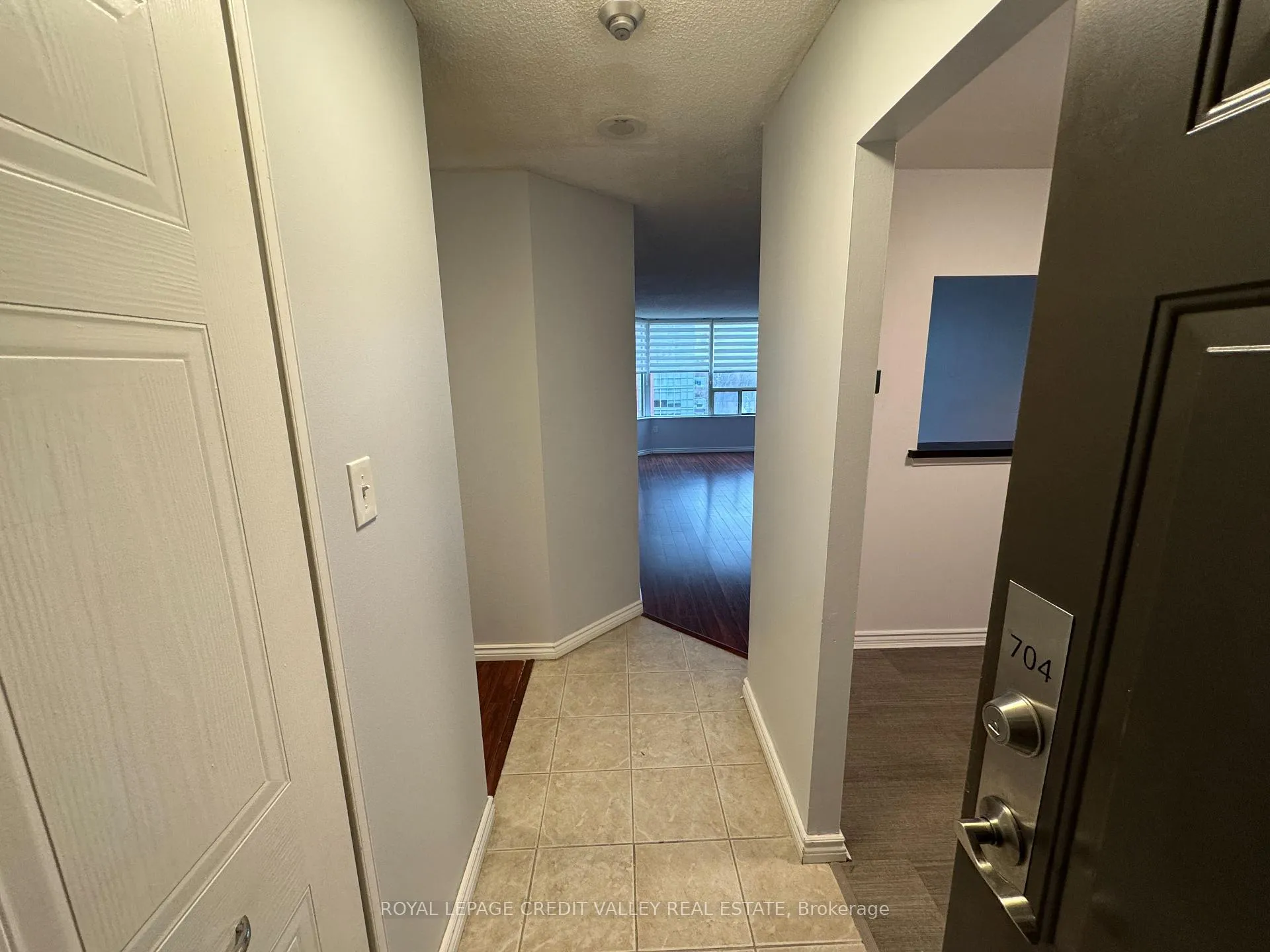 Photo 10 of Unit 704, 1270 Maple Crossing Boulevard, Burlington, Brant — HOMEH
