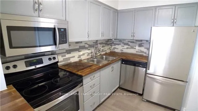 Photo 11 of Unit 704, 1270 Maple Crossing Boulevard, Burlington, Brant — HOMEH