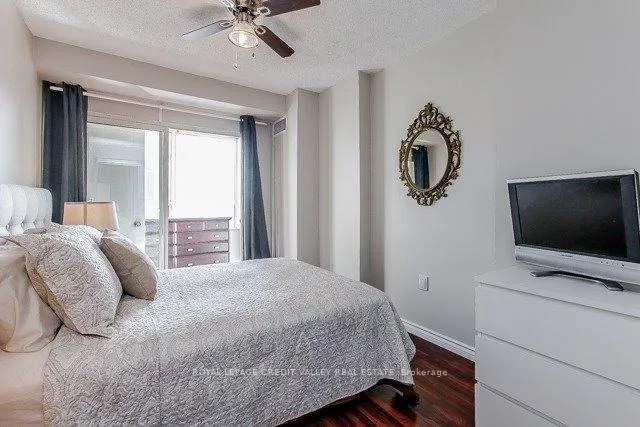 Photo 17 of Unit 704, 1270 Maple Crossing Boulevard, Burlington, Brant — HOMEH