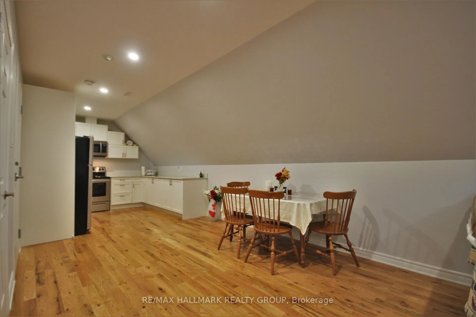 Photo 9 of Unit 7, 768 Usborne Street, McNab/Braeside, Mcnab/Braeside Twps — HOMEH
