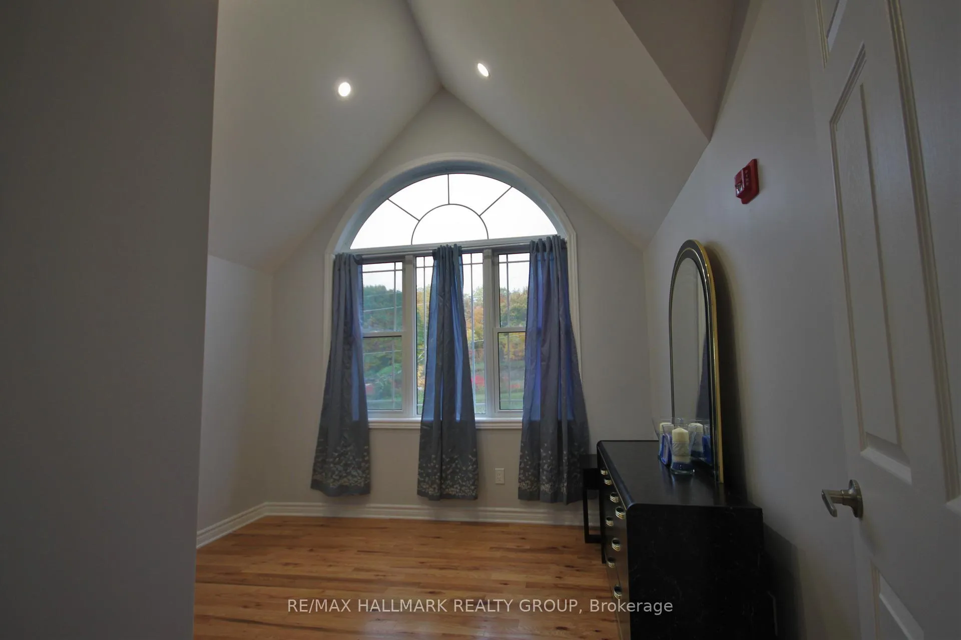Photo 15 of Unit 7, 768 Usborne Street, McNab/Braeside, Mcnab/Braeside Twps — HOMEH