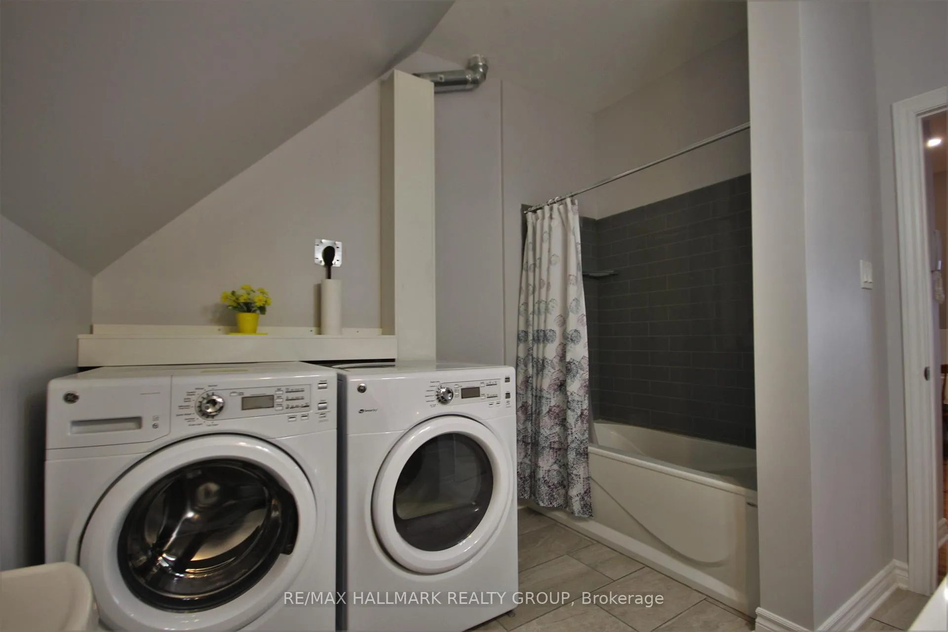 Photo 19 of Unit 7, 768 Usborne Street, McNab/Braeside, Mcnab/Braeside Twps — HOMEH