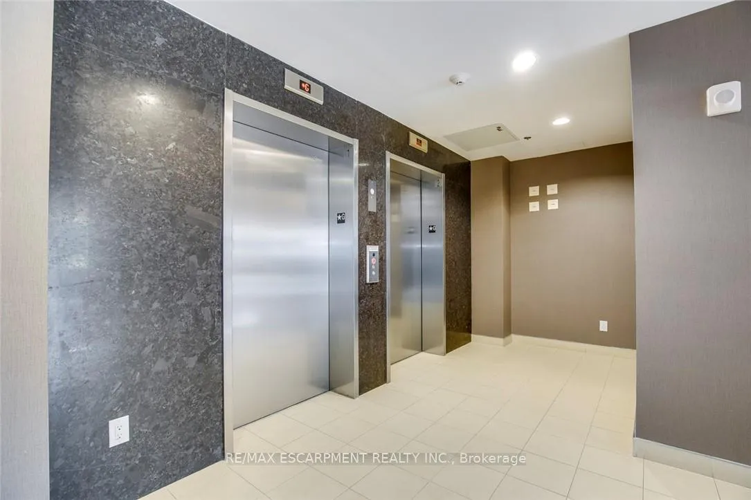 Photo 5 of Unit 501, 5001 Corporate Drive, Burlington, Uptown — HOMEH