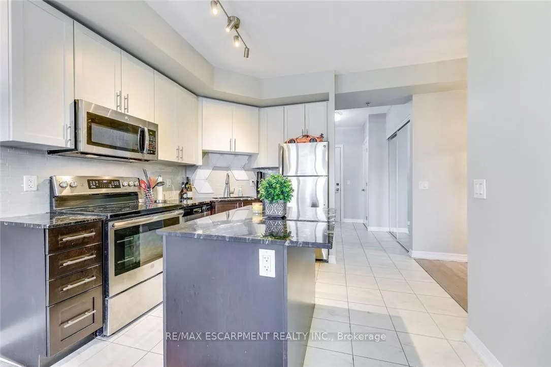 Photo 15 of Unit 501, 5001 Corporate Drive, Burlington, Uptown — HOMEH