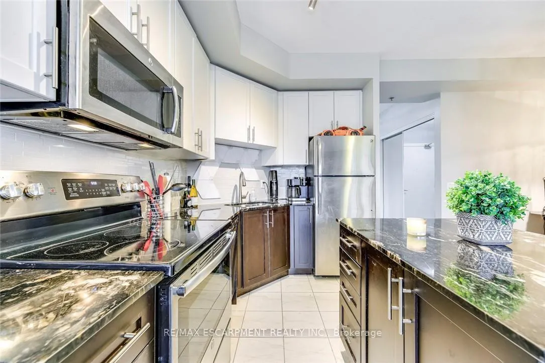 Photo 16 of Unit 501, 5001 Corporate Drive, Burlington, Uptown — HOMEH