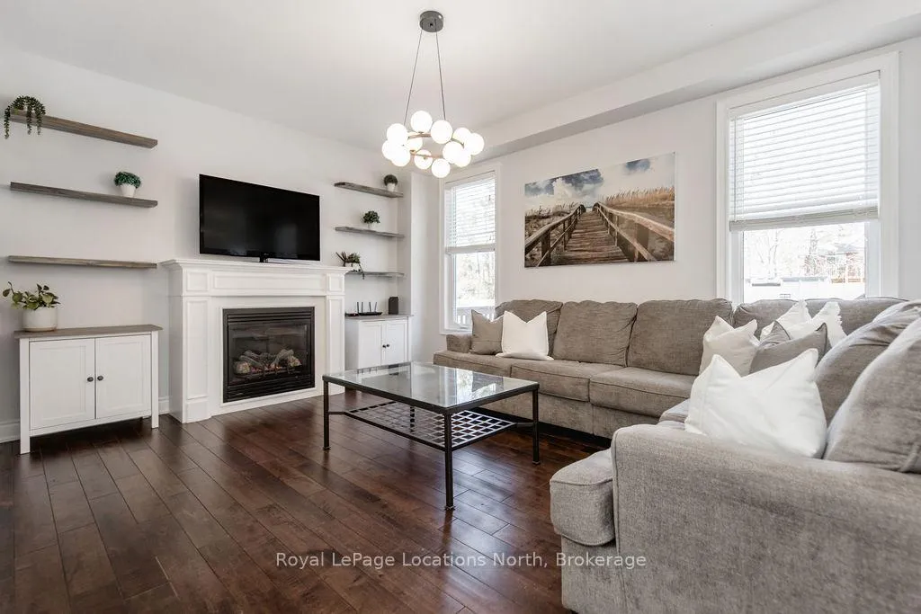 Photo 12 of 11 Christy Drive, Wasaga Beach — HOMEH