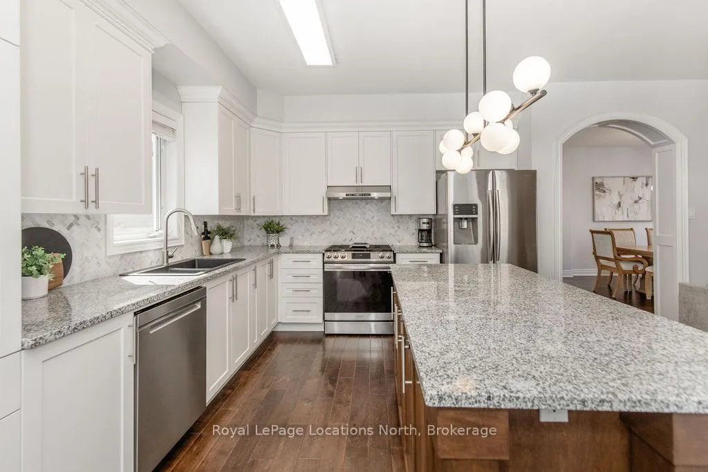 Photo 21 of 11 Christy Drive, Wasaga Beach — HOMEH