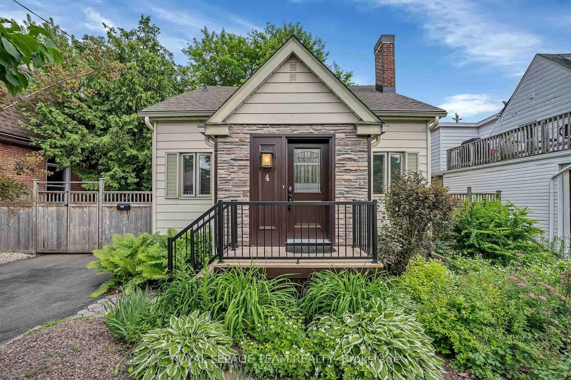 Photo 1 of 4 Queen Mary Street, Ottawa, Overbrook — HOMEH