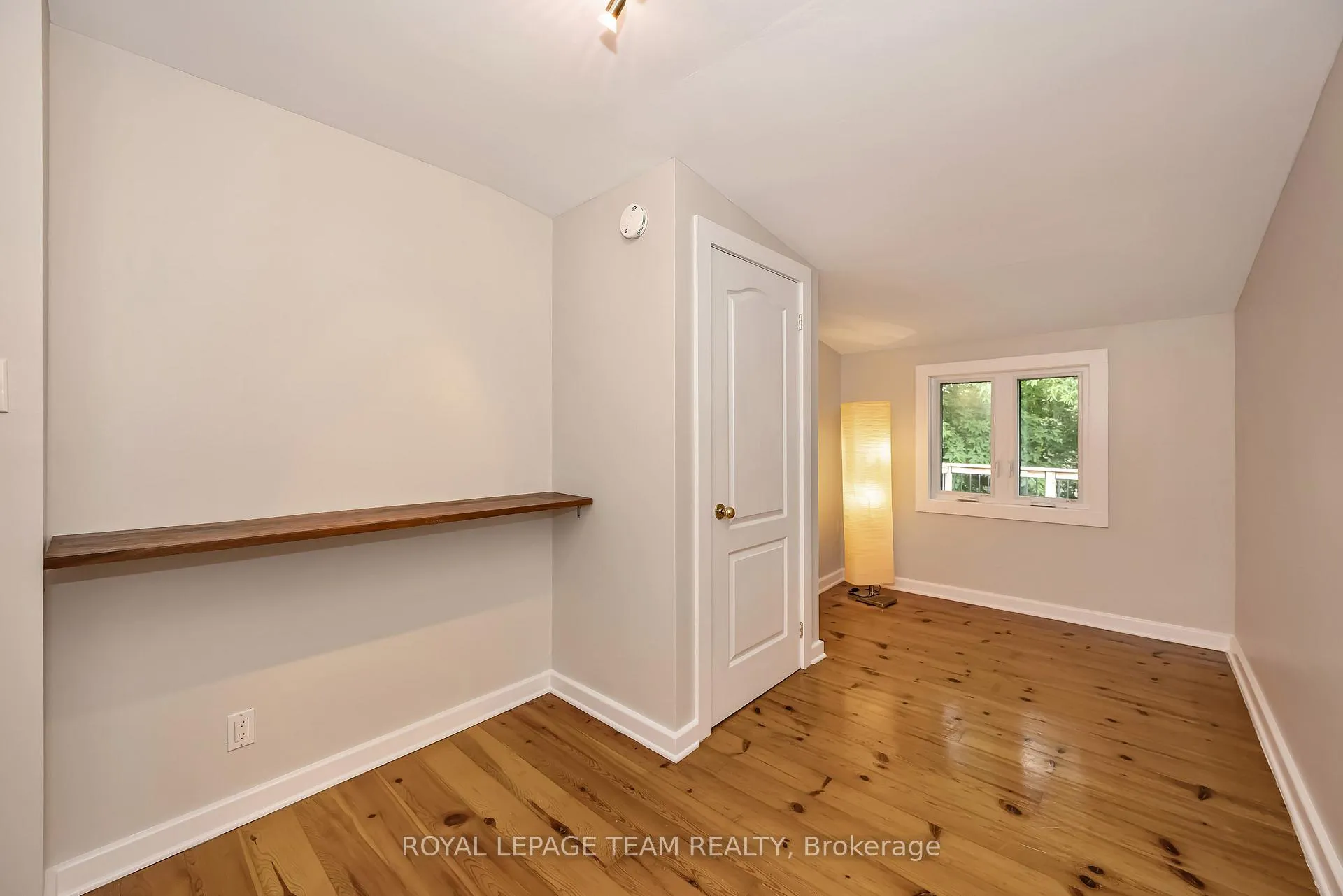 Photo 19 of 4 Queen Mary Street, Ottawa, Overbrook — HOMEH