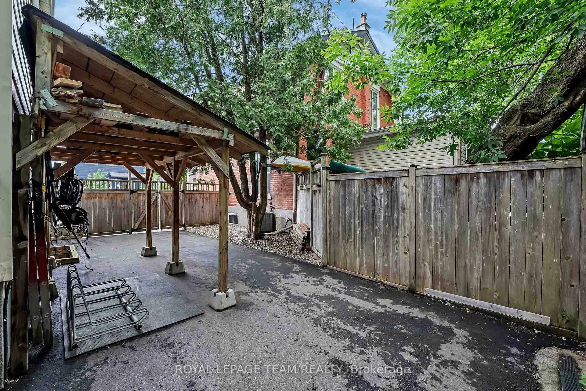Photo 39 of 4 Queen Mary Street, Ottawa, Overbrook — HOMEH
