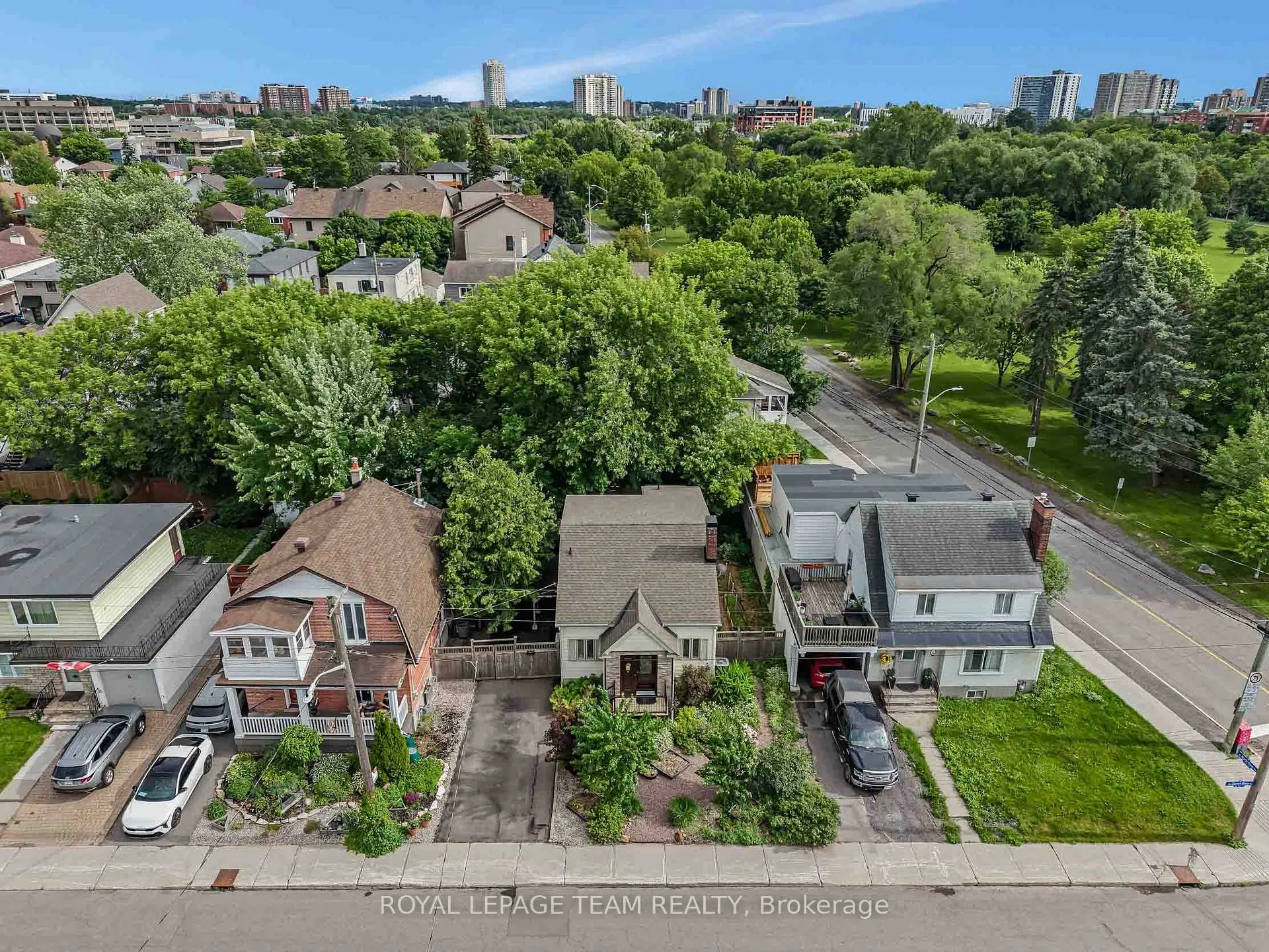 Photo 41 of 4 Queen Mary Street, Ottawa, Overbrook — HOMEH