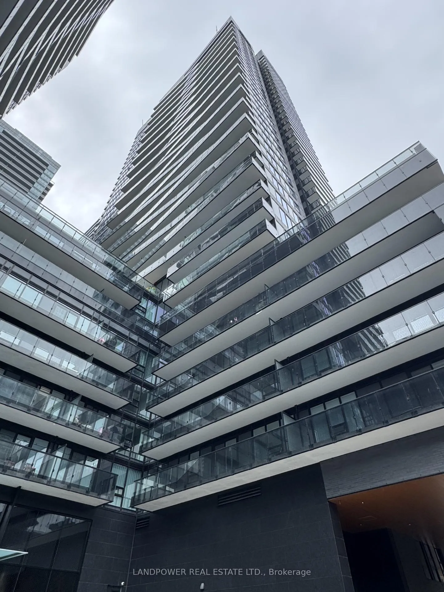 Photo 1 of Unit 2003, 117 Broadway Avenue, Toronto, Mount Pleasant West — HOMEH