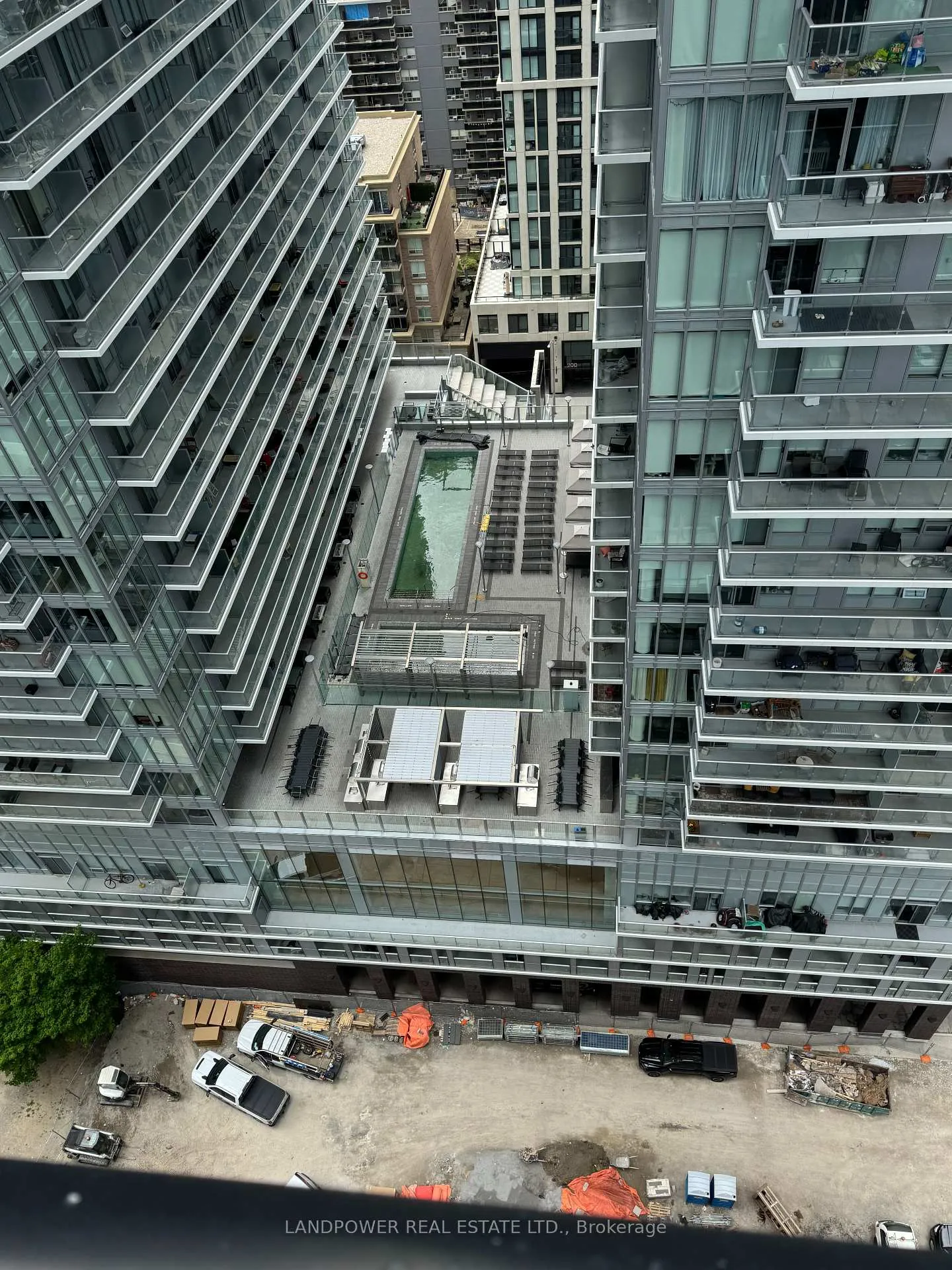 Photo 11 of Unit 2003, 117 Broadway Avenue, Toronto, Mount Pleasant West — HOMEH