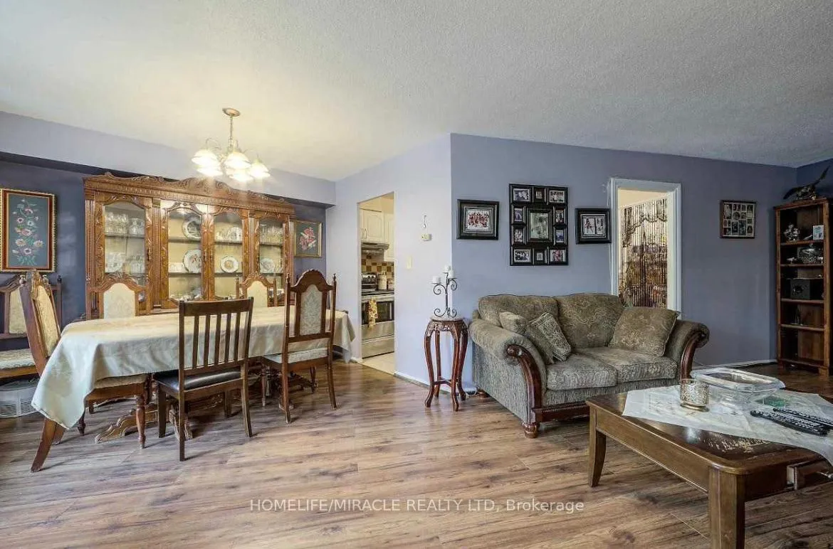 Photo 6 of Unit 216, 60 Pavane Linkway, Toronto, Flemingdon Park — HOMEH