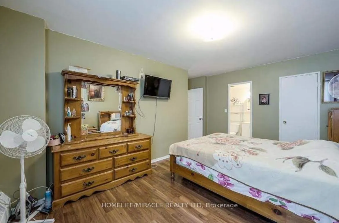 Photo 14 of Unit 216, 60 Pavane Linkway, Toronto, Flemingdon Park — HOMEH