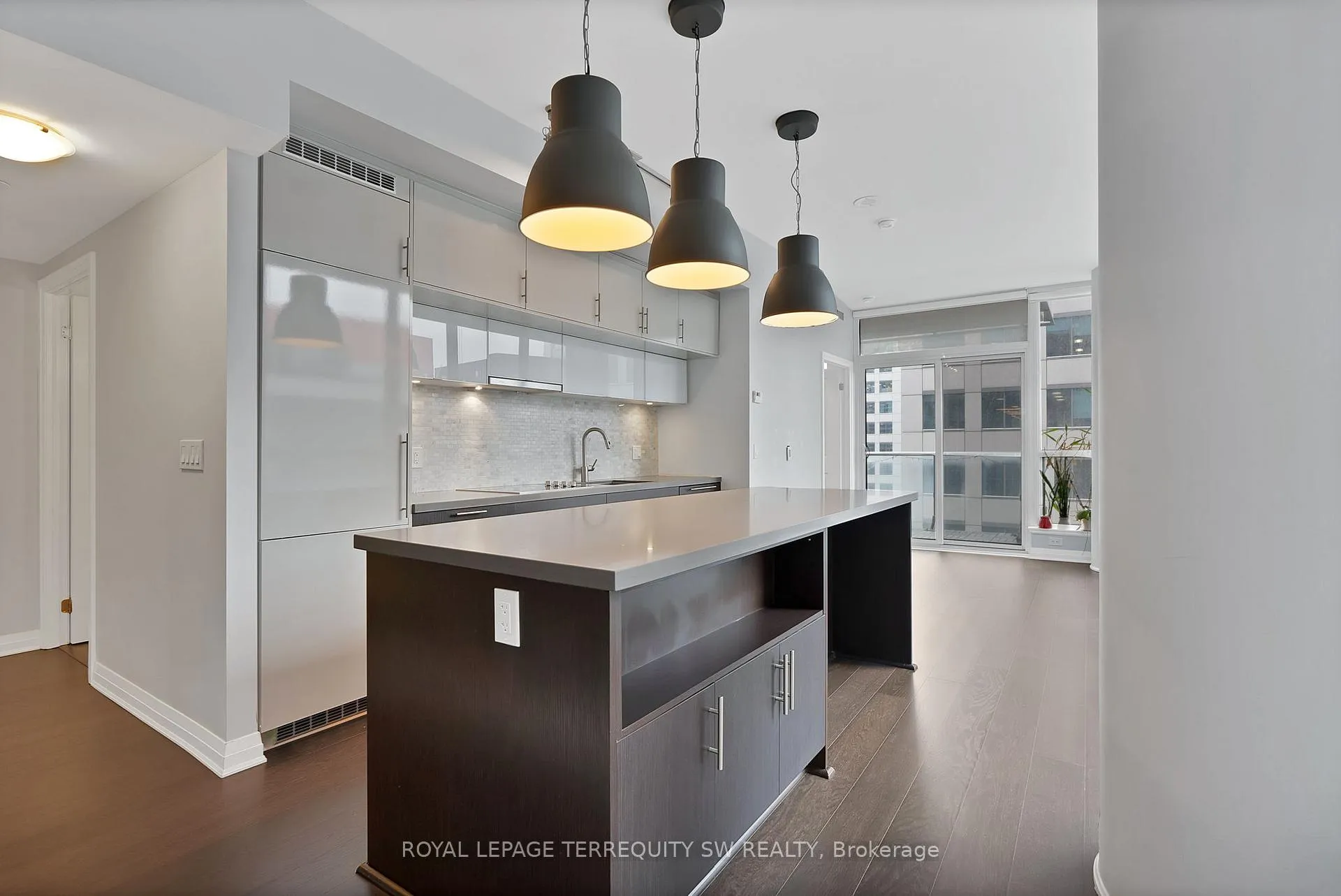 Photo 3 of Unit 1305, 8 Mercer Street, Toronto, Waterfront Communities — HOMEH