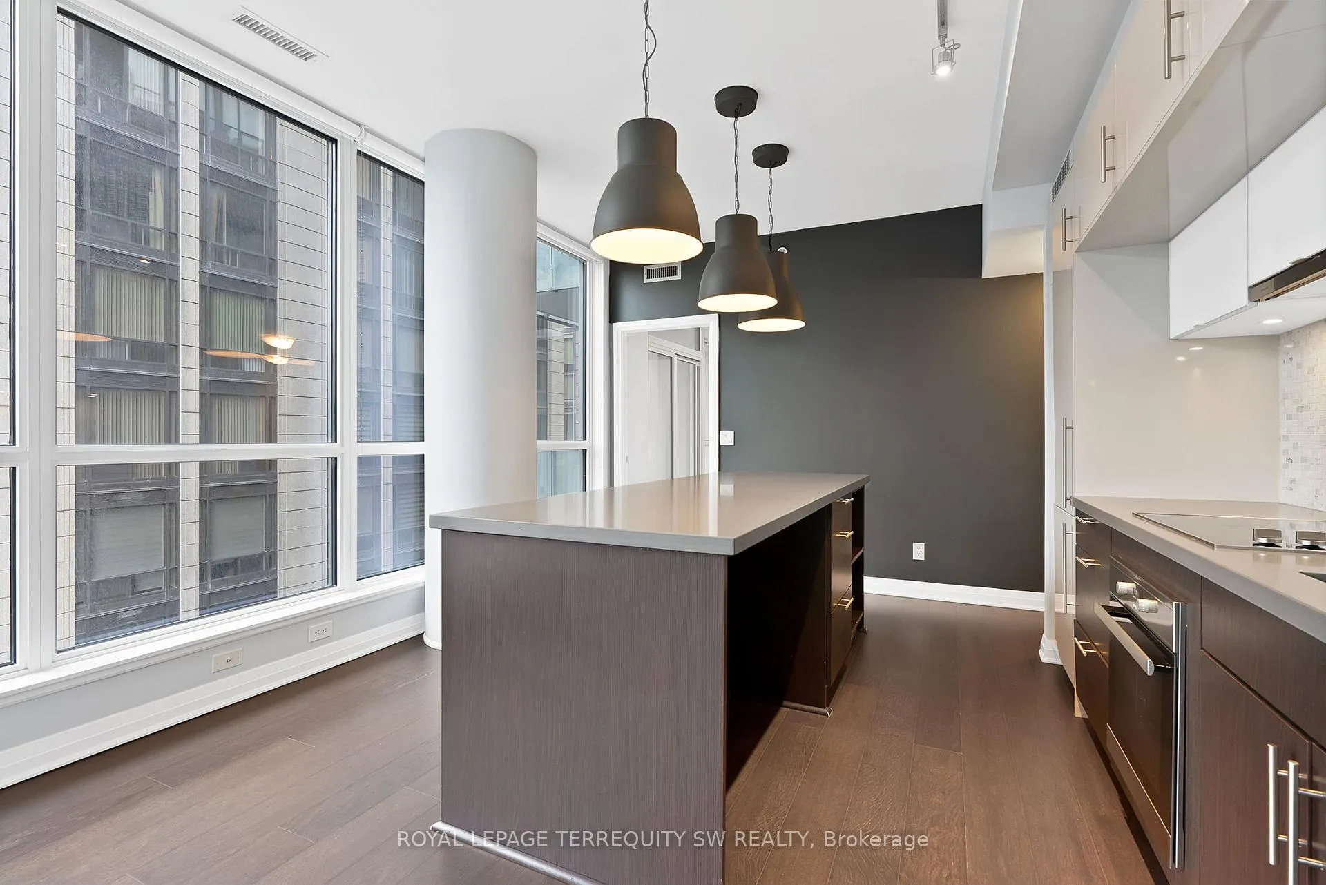 Photo 6 of Unit 1305, 8 Mercer Street, Toronto, Waterfront Communities — HOMEH