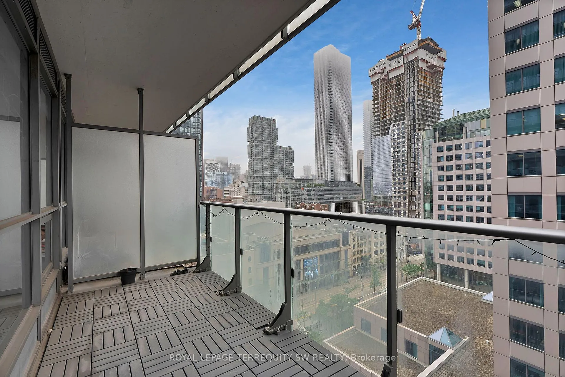Photo 10 of Unit 1305, 8 Mercer Street, Toronto, Waterfront Communities — HOMEH