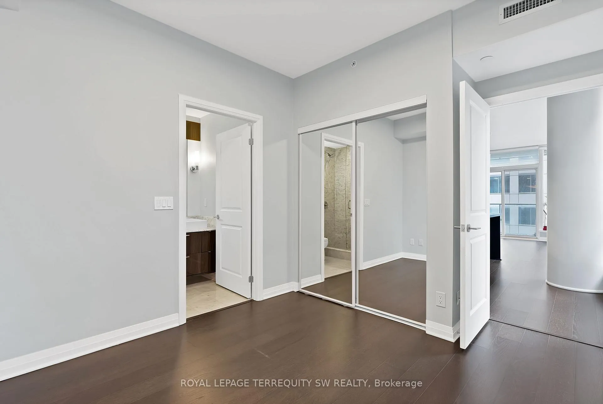 Photo 12 of Unit 1305, 8 Mercer Street, Toronto, Waterfront Communities — HOMEH