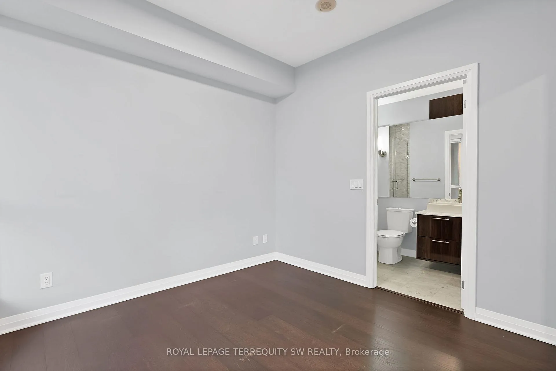 Photo 13 of Unit 1305, 8 Mercer Street, Toronto, Waterfront Communities — HOMEH
