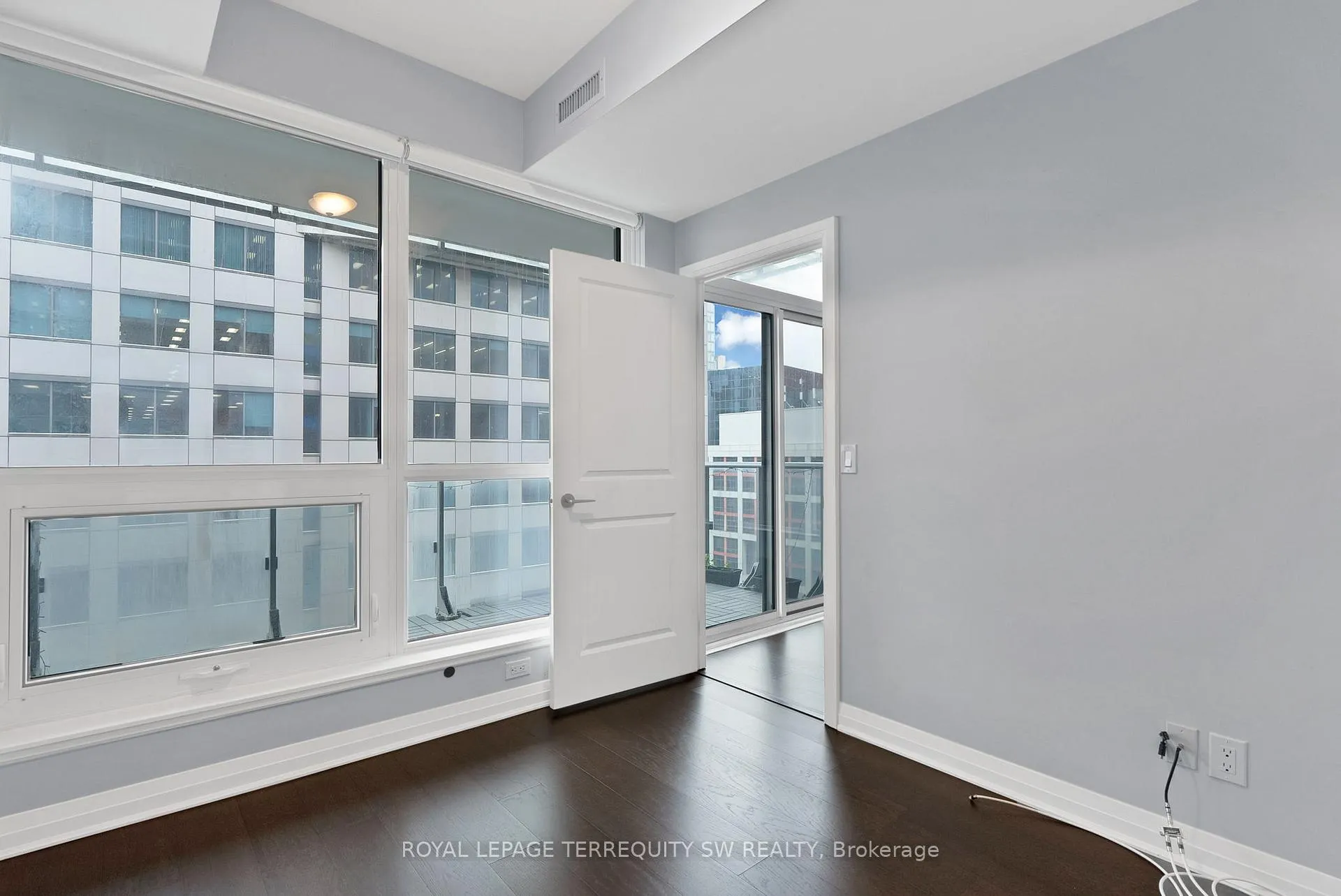 Photo 17 of Unit 1305, 8 Mercer Street, Toronto, Waterfront Communities — HOMEH