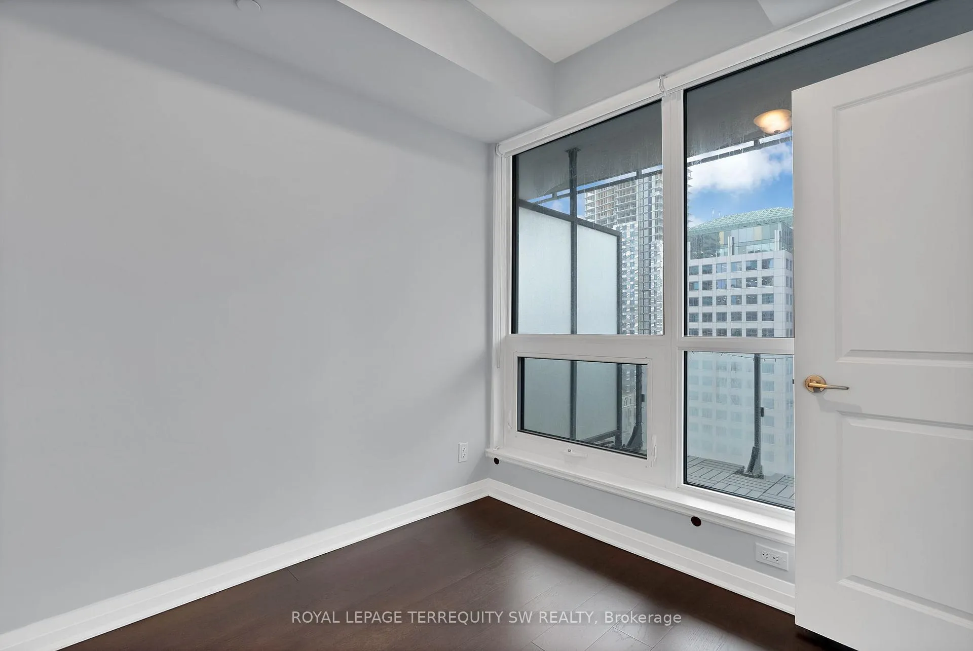 Photo 18 of Unit 1305, 8 Mercer Street, Toronto, Waterfront Communities — HOMEH