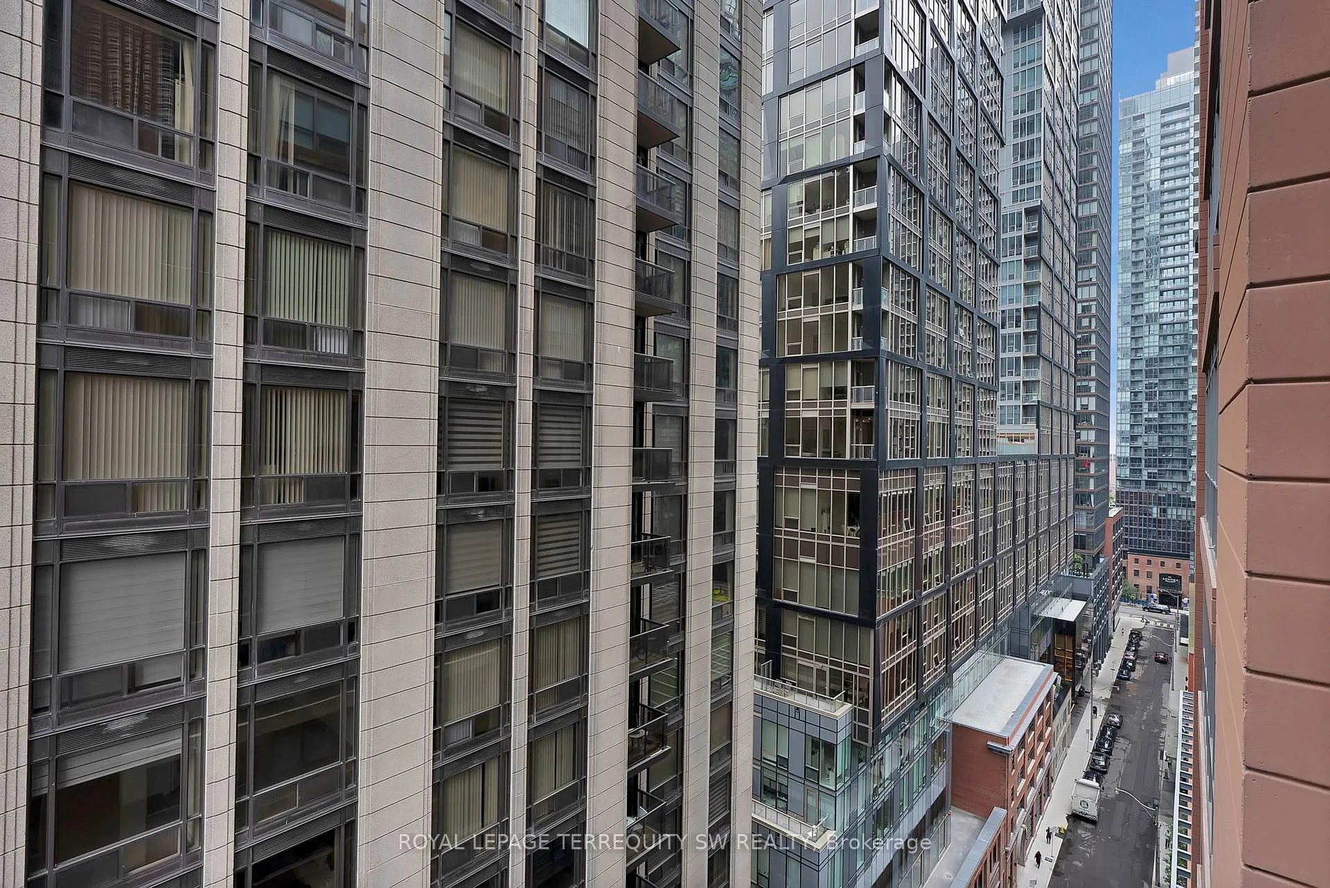 Photo 29 of Unit 1305, 8 Mercer Street, Toronto, Waterfront Communities — HOMEH