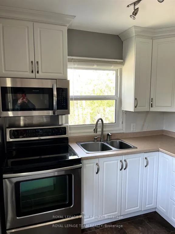 Photo 14 of 9 & 7 Tower Road, Ottawa, Meadowlands/St. Claire Gardens — HOMEH