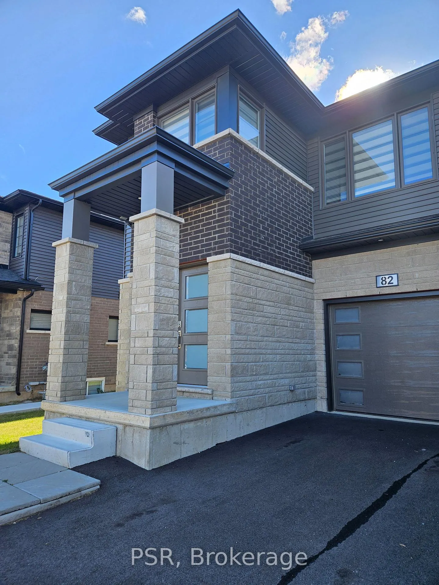 Photo 2 of 82 Acacia Road, Pelham, Fonthill — HOMEH