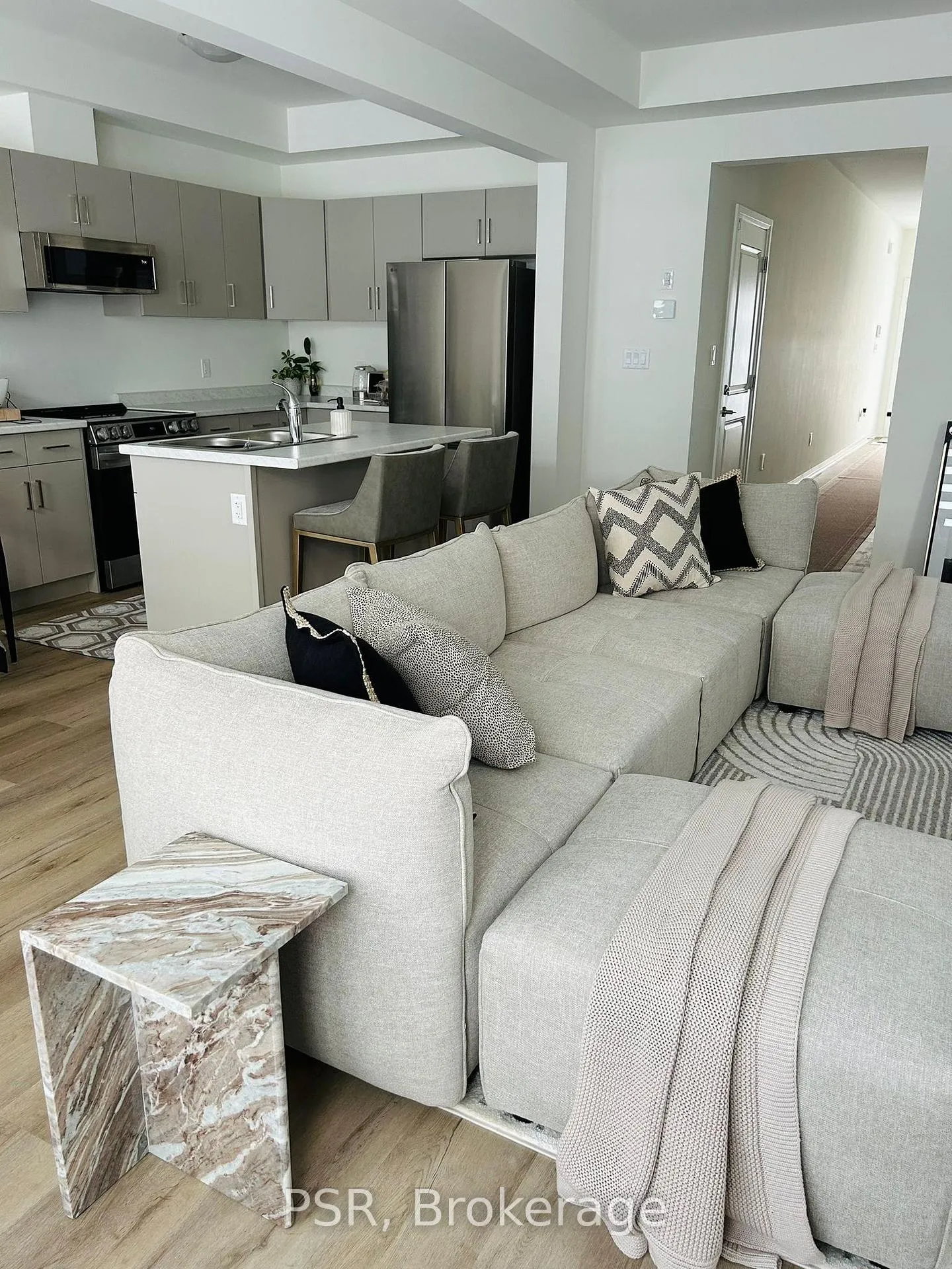 Photo 13 of 82 Acacia Road, Pelham, Fonthill — HOMEH