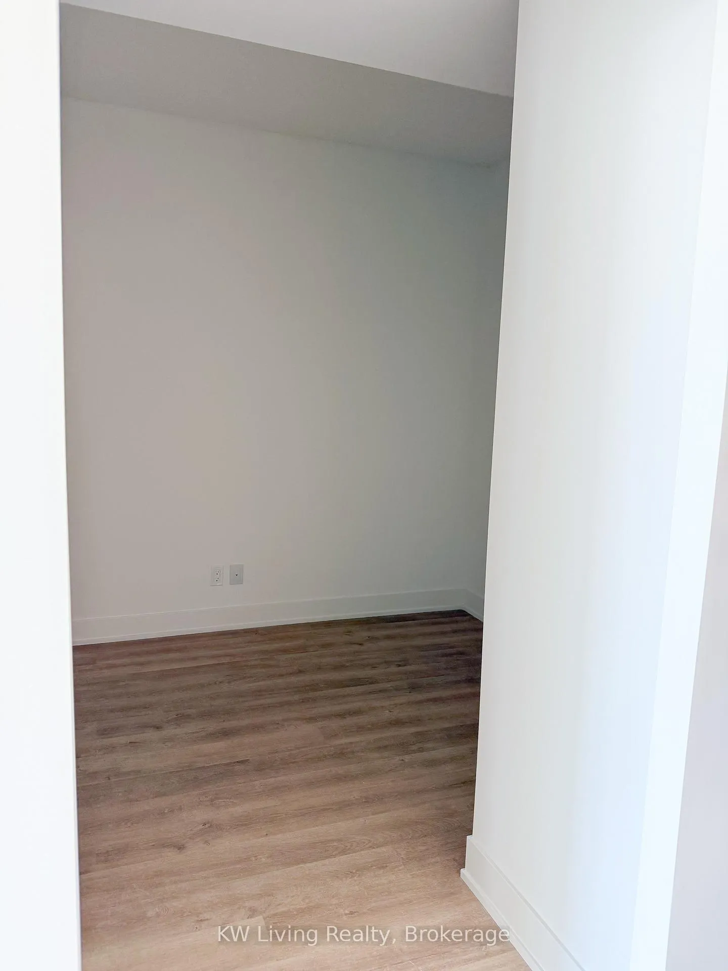 Photo 4 of Unit 510, 38 Andre De Grasse Street, Markham, Unionville — HOMEH