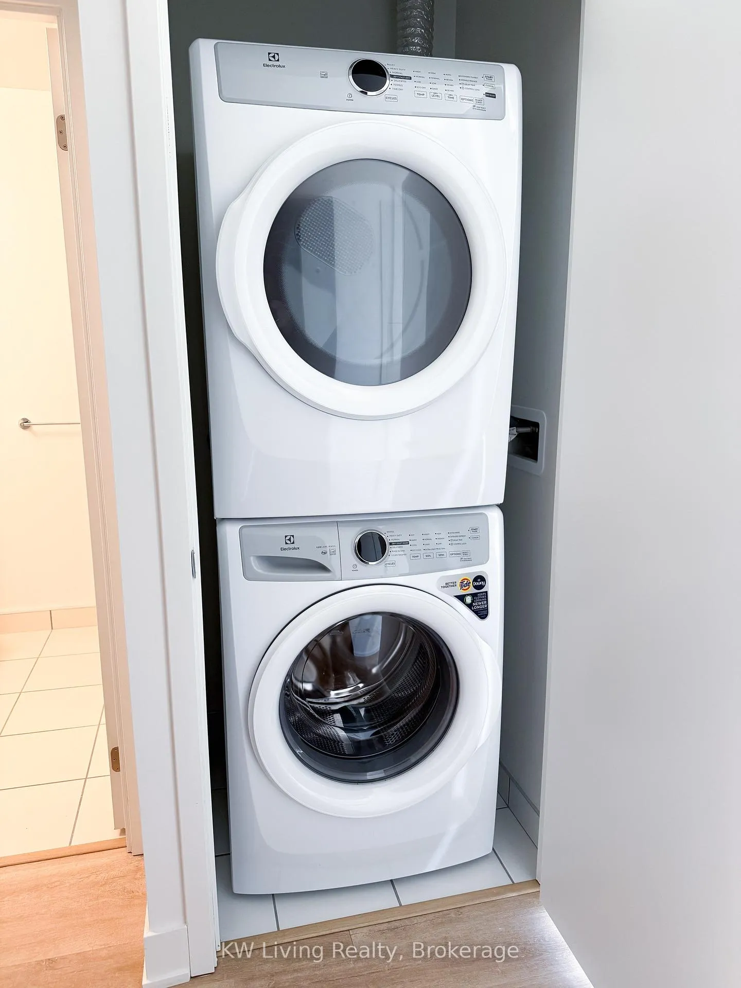 Photo 7 of Unit 510, 38 Andre De Grasse Street, Markham, Unionville — HOMEH