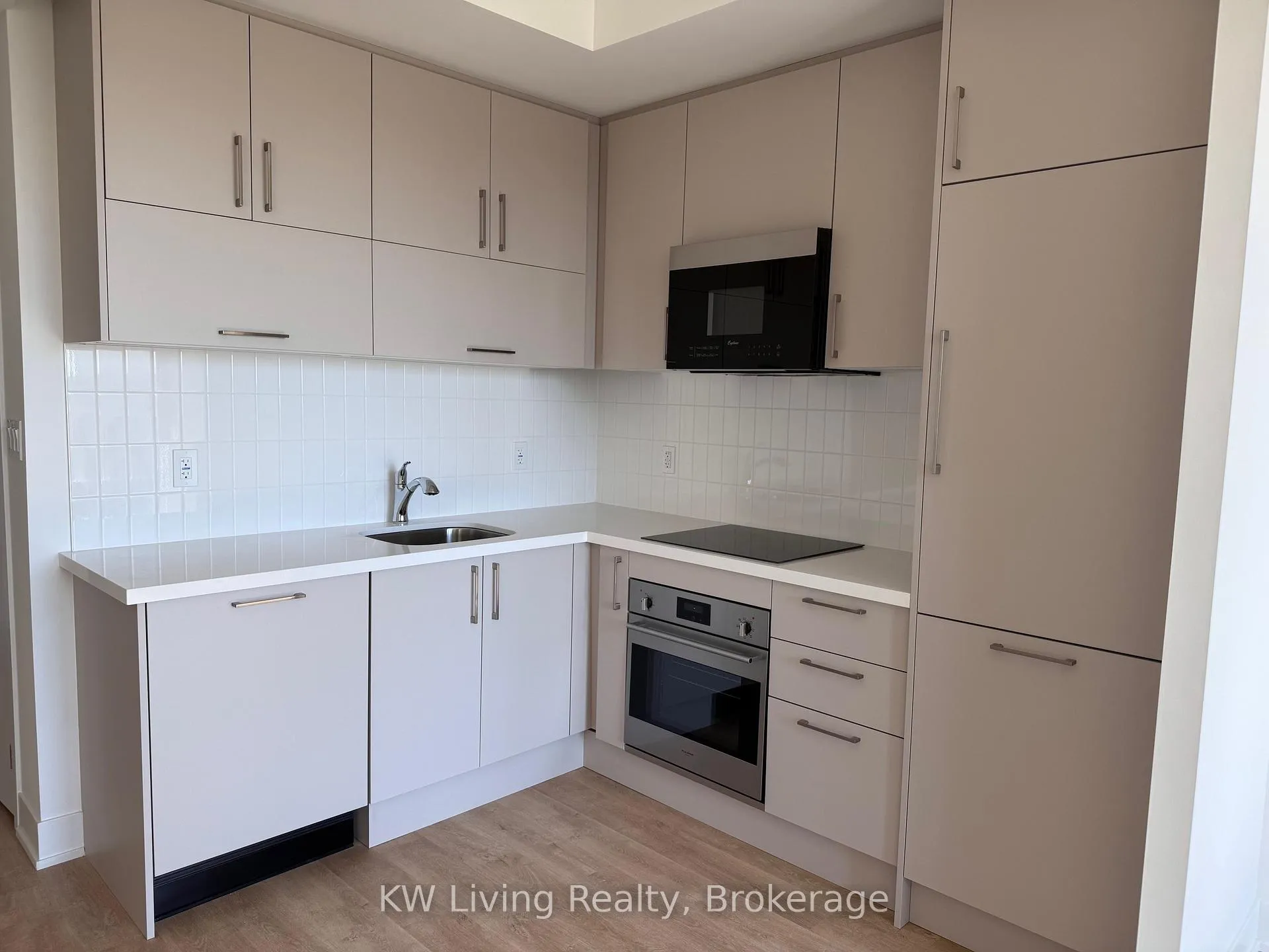 Photo 8 of Unit 510, 38 Andre De Grasse Street, Markham, Unionville — HOMEH