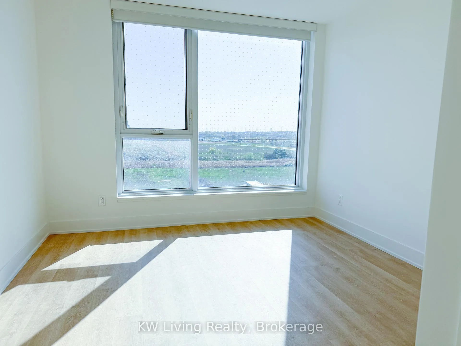 Photo 9 of Unit 510, 38 Andre De Grasse Street, Markham, Unionville — HOMEH