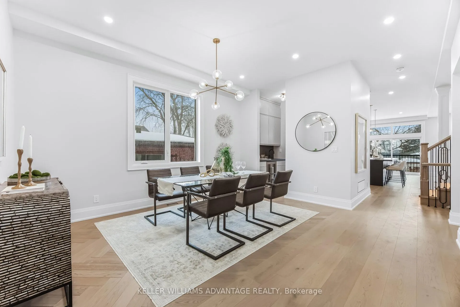 Photo 4 of 711 Hillview Crescent, Pickering, West Shore — HOMEH