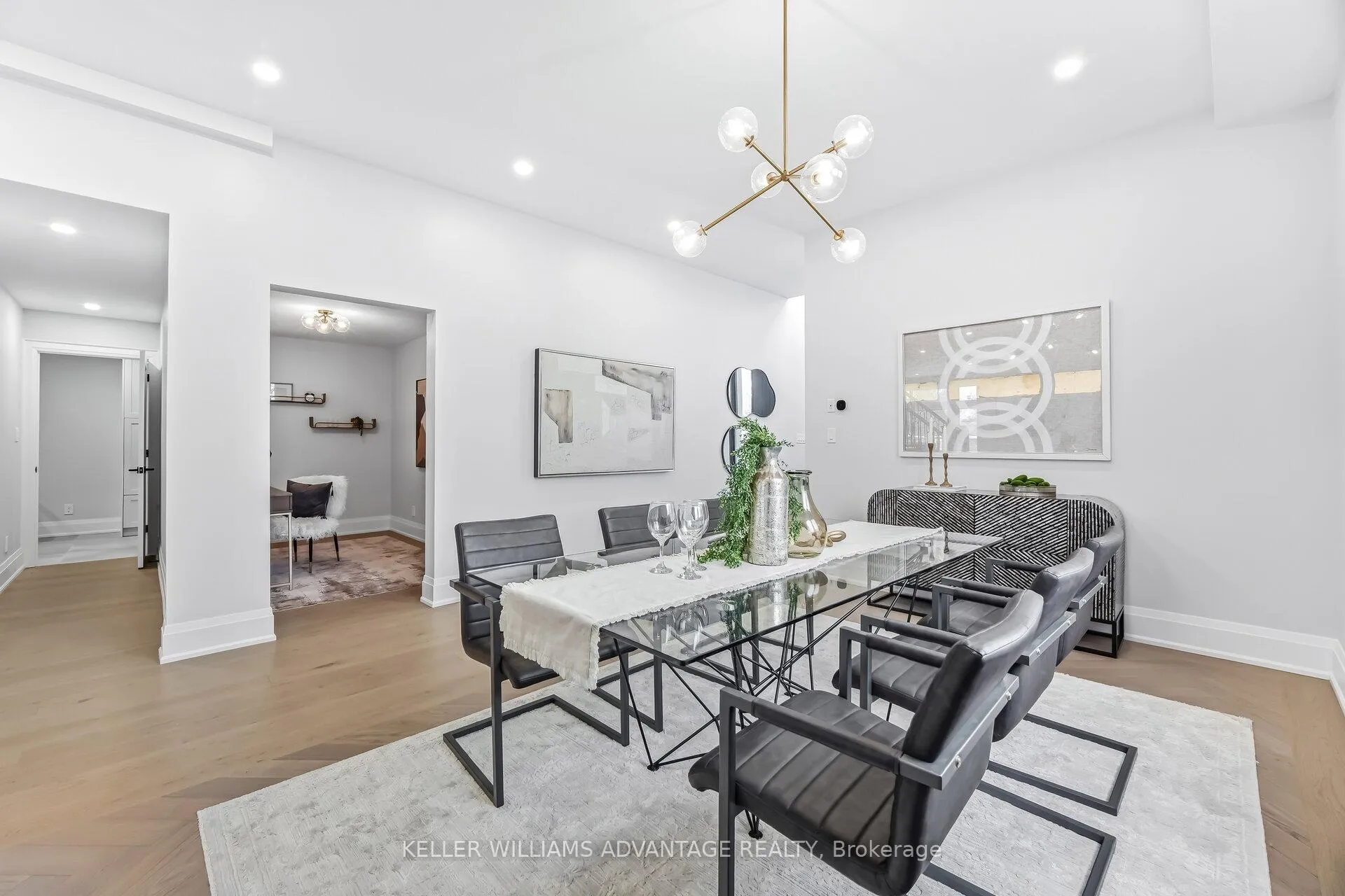 Photo 5 of 711 Hillview Crescent, Pickering, West Shore — HOMEH