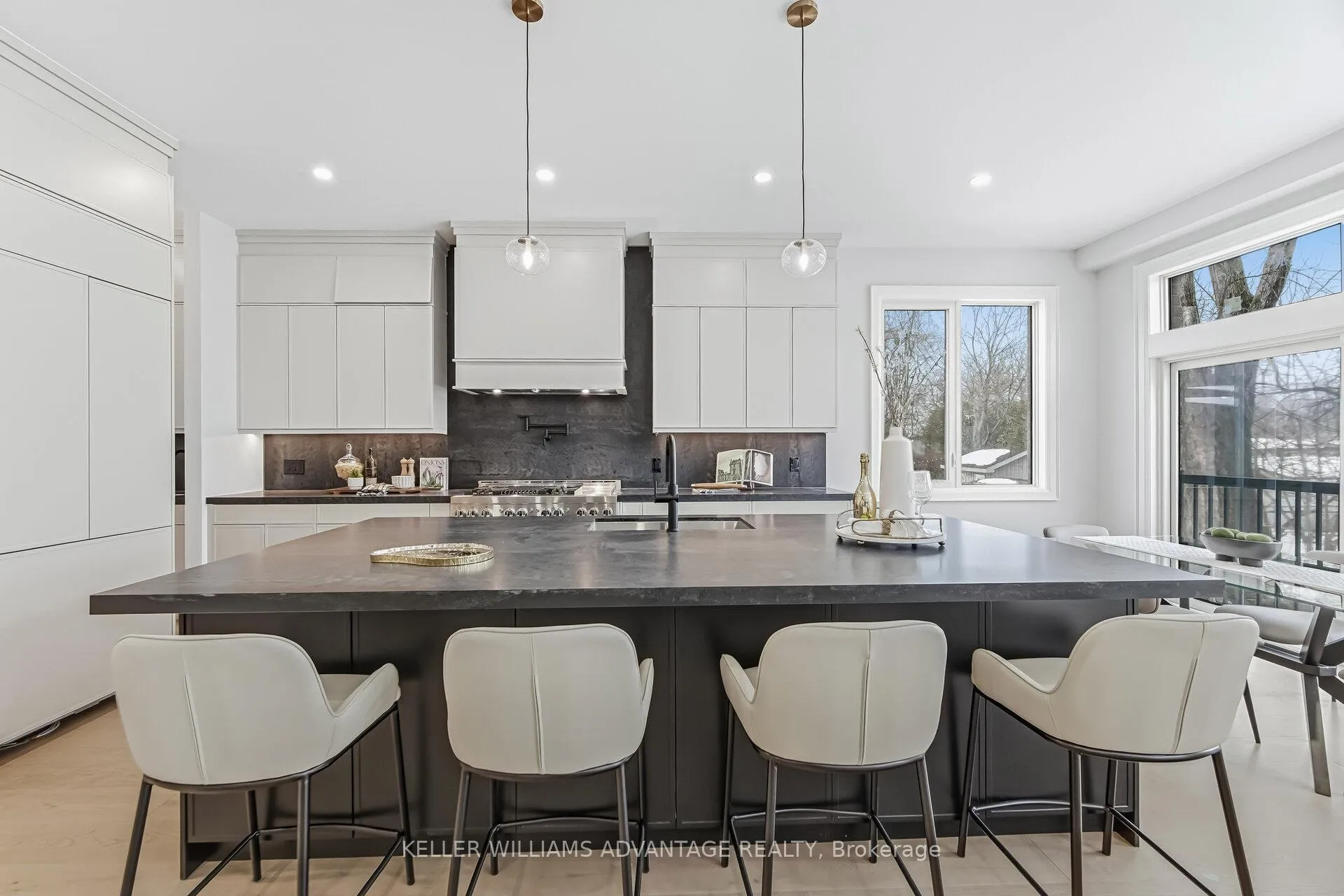 Photo 8 of 711 Hillview Crescent, Pickering, West Shore — HOMEH