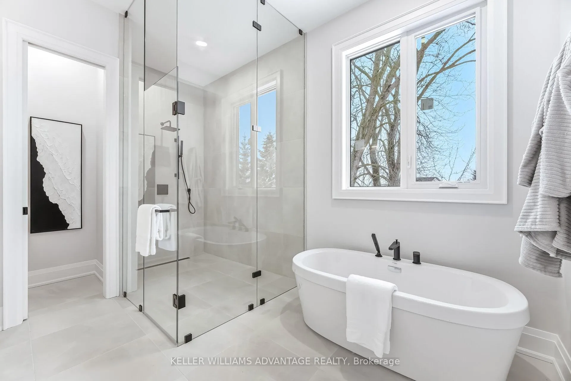 Photo 26 of 711 Hillview Crescent, Pickering, West Shore — HOMEH