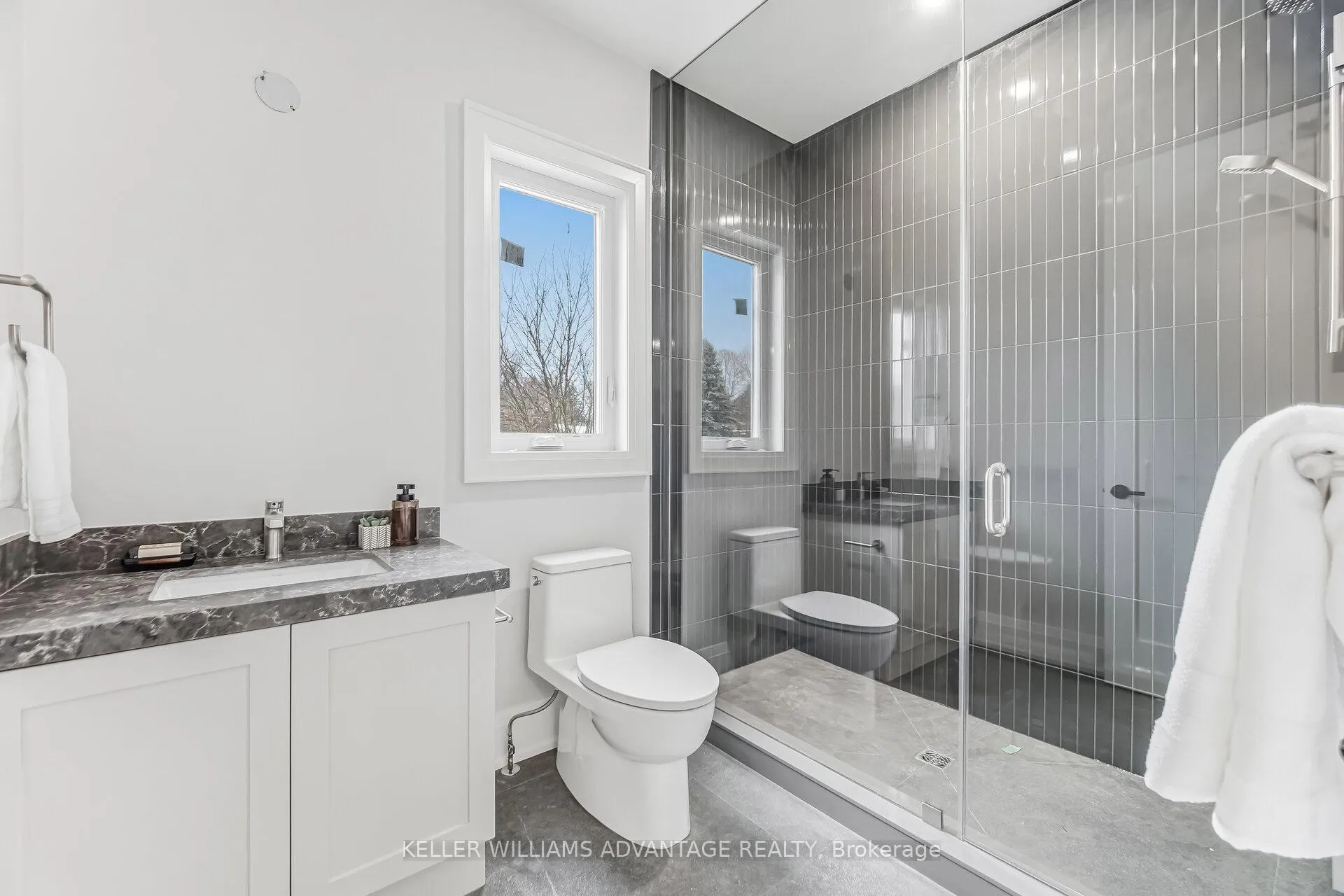 Photo 32 of 711 Hillview Crescent, Pickering, West Shore — HOMEH