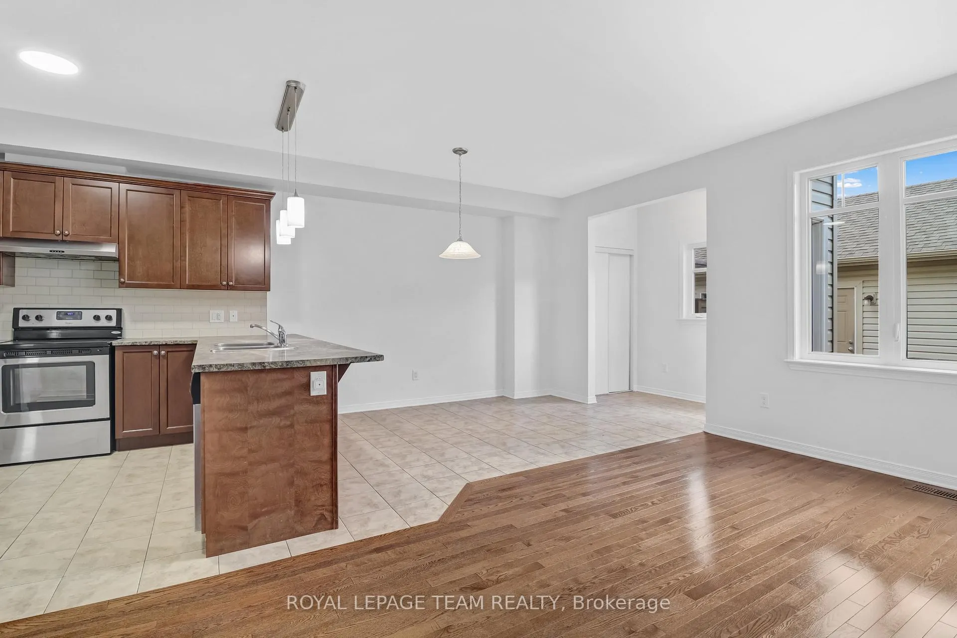 Photo 12 of 349 Sweetflag Street, Ottawa, Barrhaven - Longfields — HOMEH