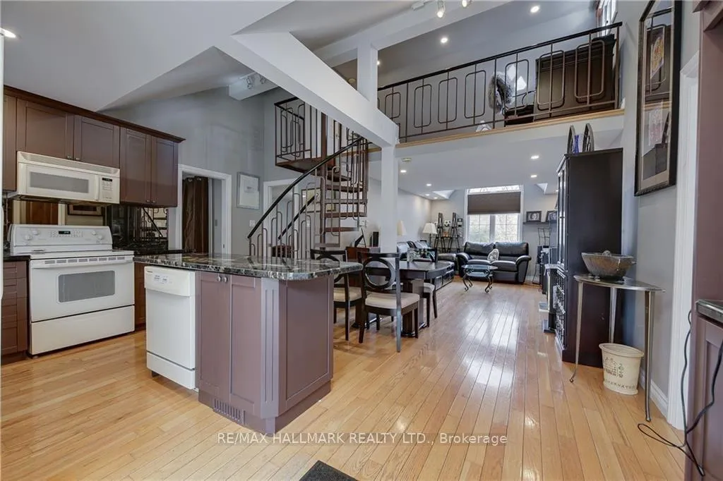 Photo 3 of 2052 Centre Avenue, Innisfil, Alcona — HOMEH