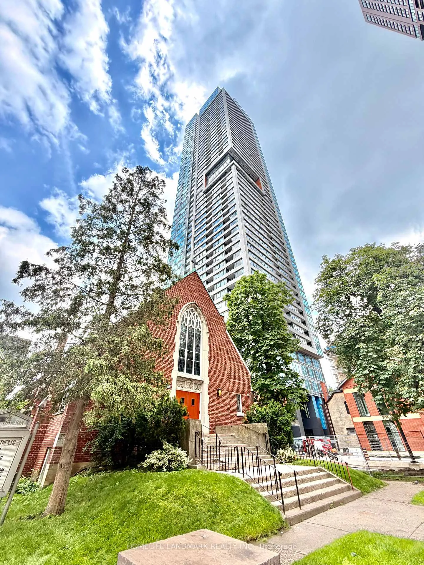 Front of Unit 2303, 609 Sherbourne Street