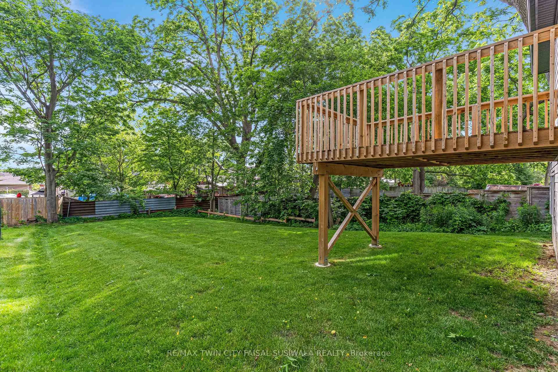 Photo 4 of 1188 Queenston Road, Cambridge, Preston South — HOMEH