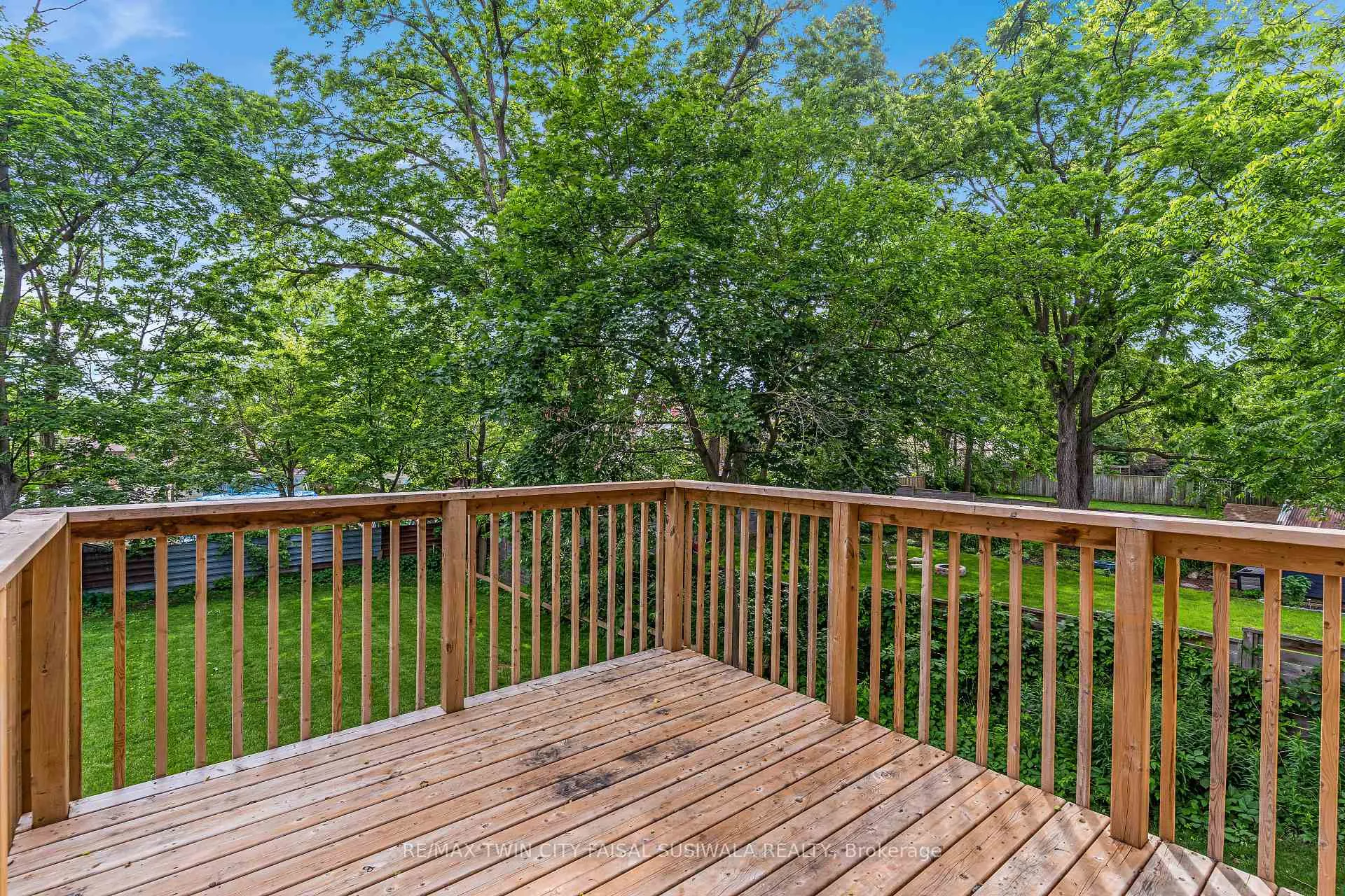 Photo 6 of 1188 Queenston Road, Cambridge, Preston South — HOMEH