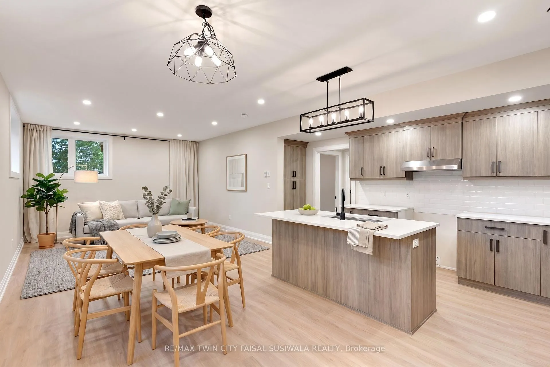 Photo 25 of 1188 Queenston Road, Cambridge, Preston South — HOMEH