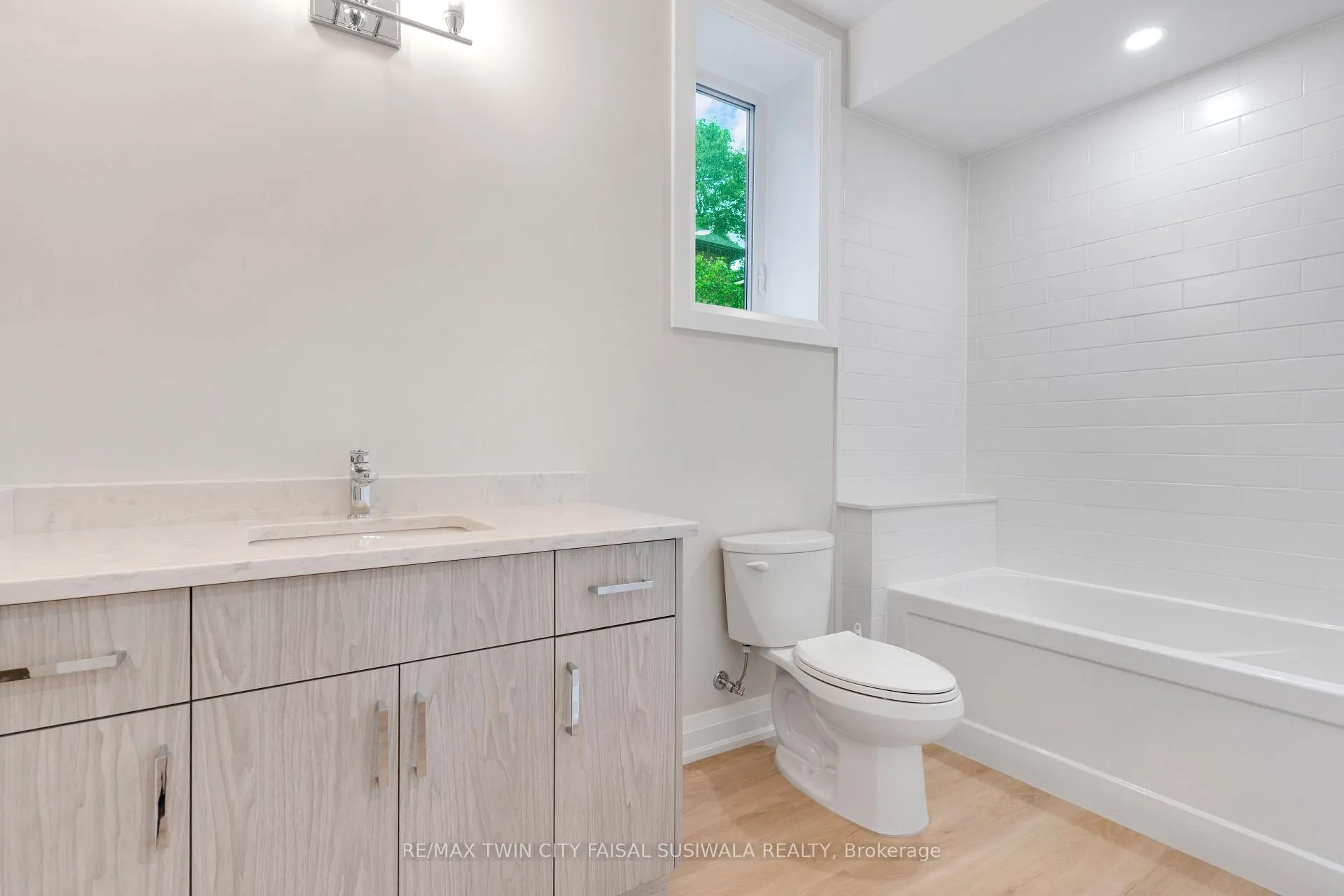 Photo 29 of 1188 Queenston Road, Cambridge, Preston South — HOMEH
